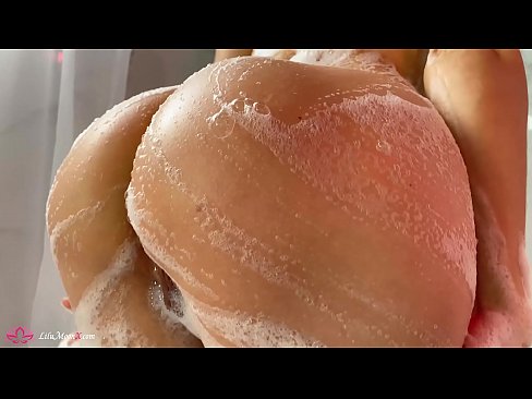 ❤️ Brunette Masturbates Pussy b'vibratur għal orga intens fid-doċċa ❤ Porno lilna mt.hentaiteca.ru ❌️